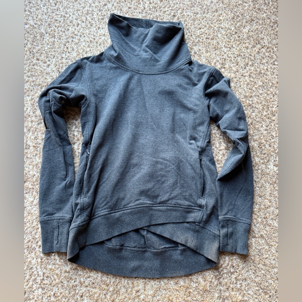 Lululemon on the double turtle neck gray pullover sweatshirt size 4